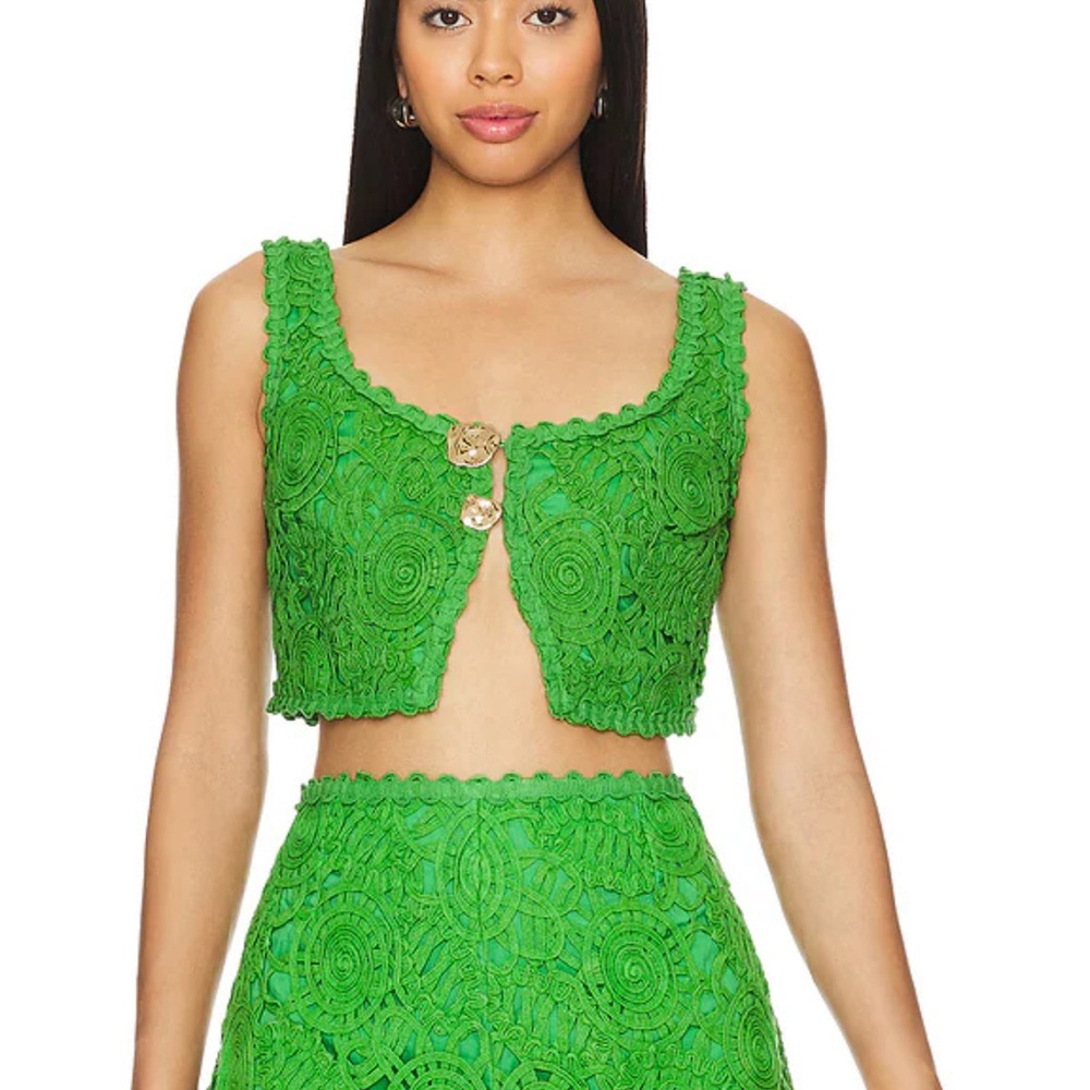 AMUR Aella Crop Top in Kiwi